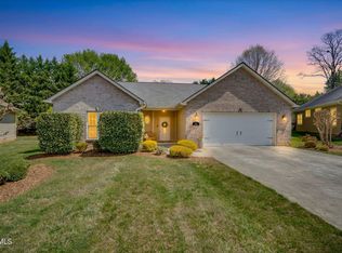 29 Dunham Cir, Johnson City, TN 37601