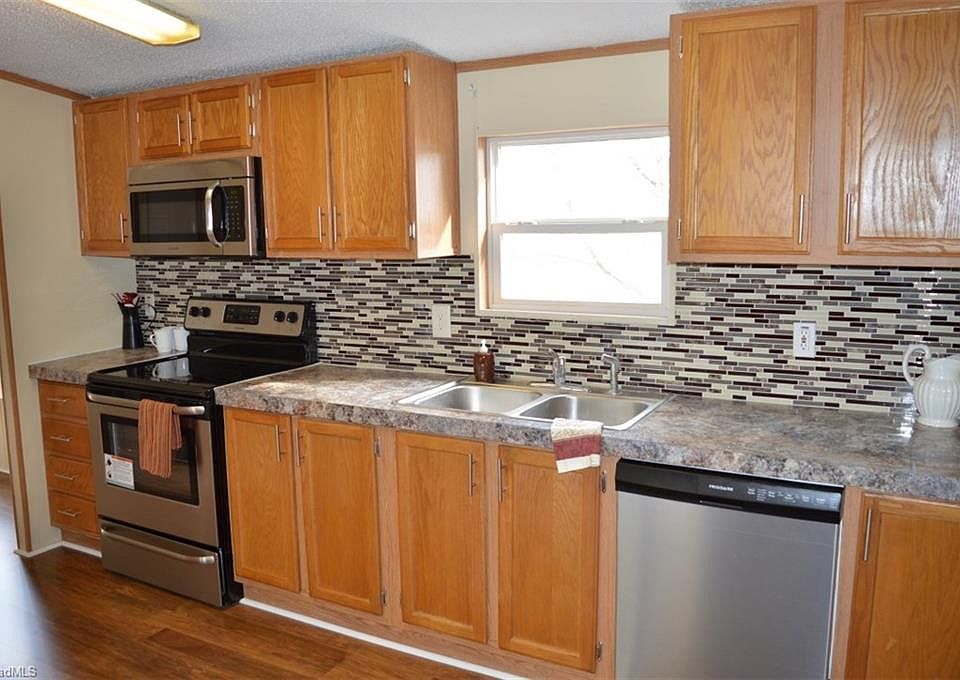 1st image of 198 Woodford Ln