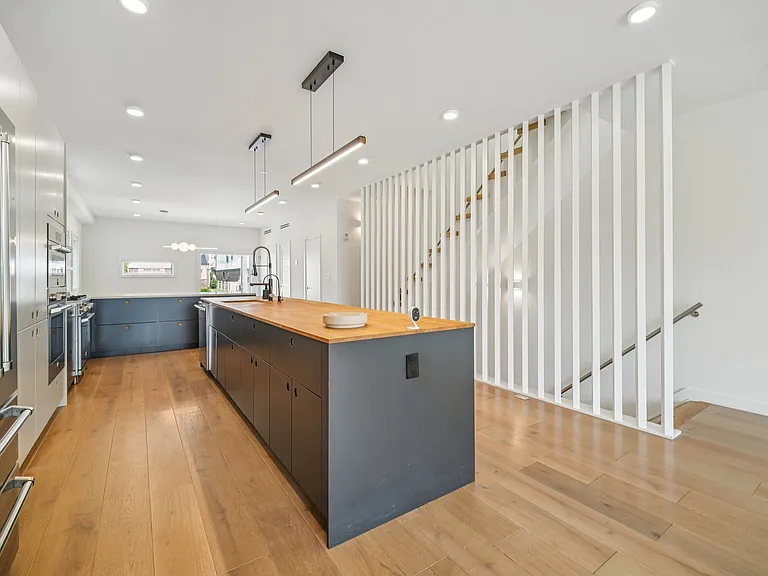 66B Henry Ave — Photo 10