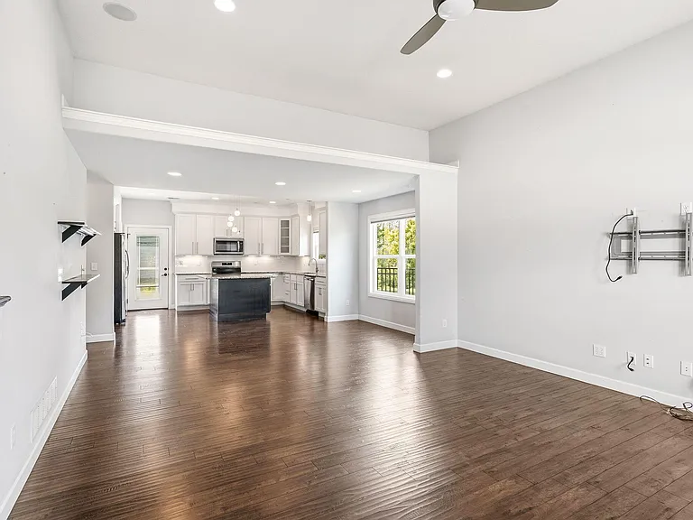 2414 Nottoway Dr — Photo 6