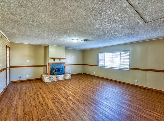 2nd image of 1501 Vista Dr
