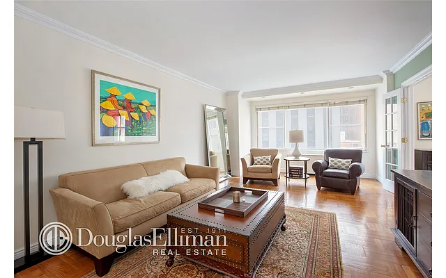 Sold by Douglas Elliman | media 21