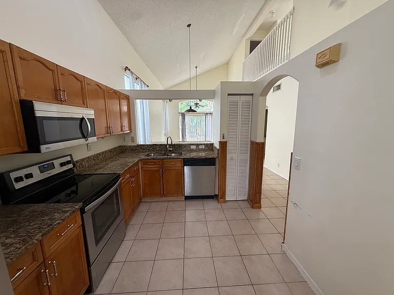 6711 Green Island Cir — Photo 4