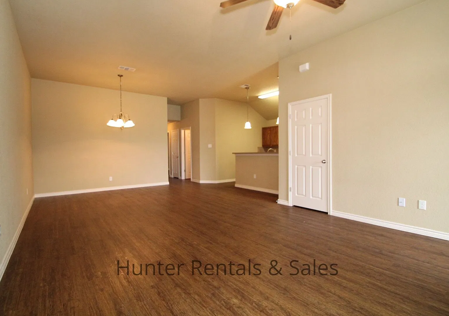 Luxury Duplex! — Photo 4