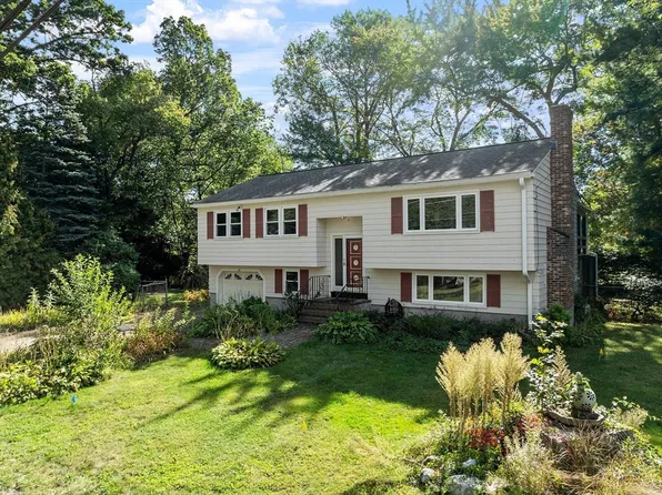 38 George St, Littleton, MA 01460