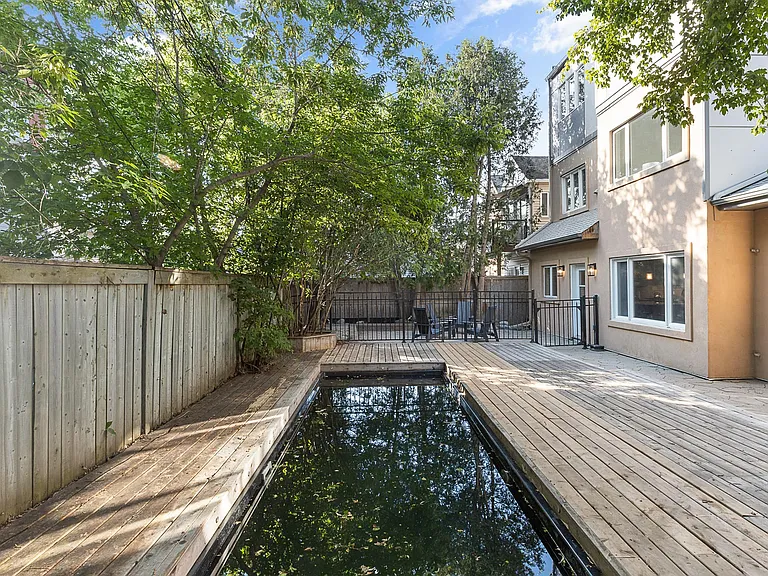 240 Blackburn Ave — Photo 11