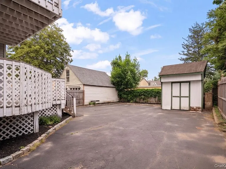 75 Maxwell Ave #B — Photo 19