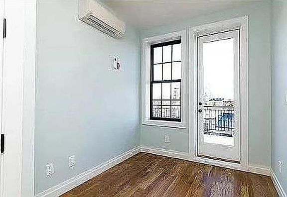 3rd image of 331 Melrose St #4R