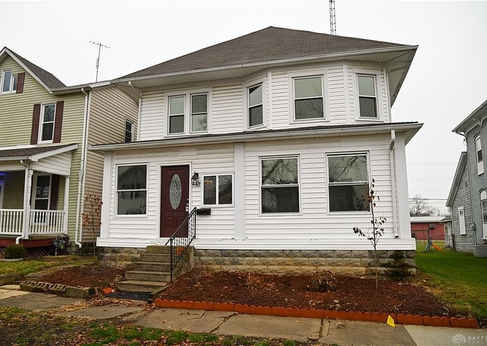 1st image of 532 E 3rd St