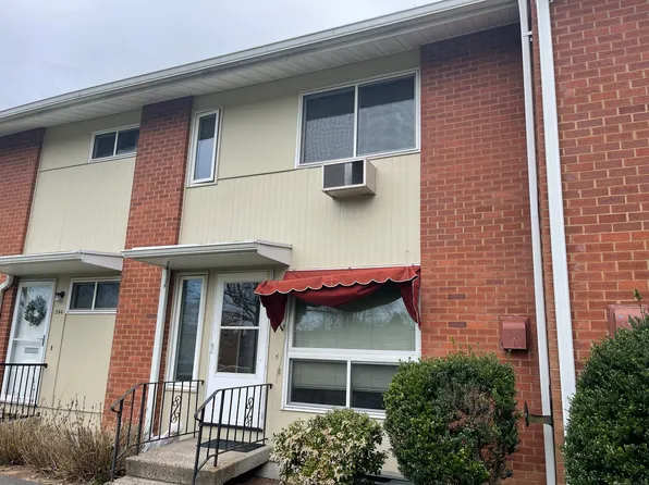 246 Centerbrook Road #246, Hamden, CT 06514