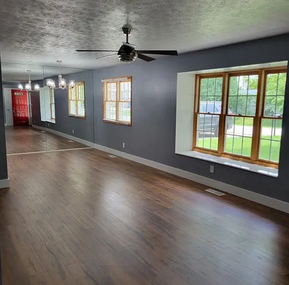 4777 Dawnwood Dr — Photo 2