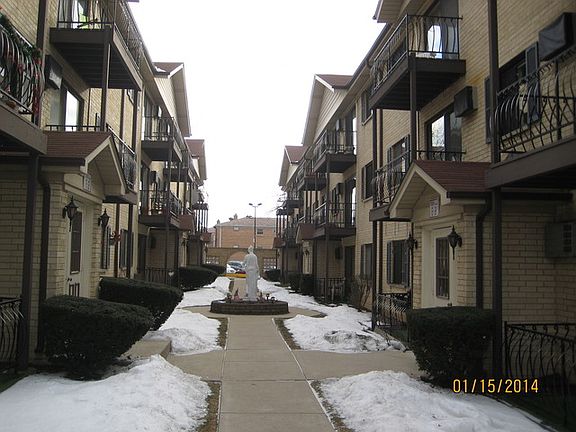 2nd image of 7224 W Wrightwood Ave APT 306