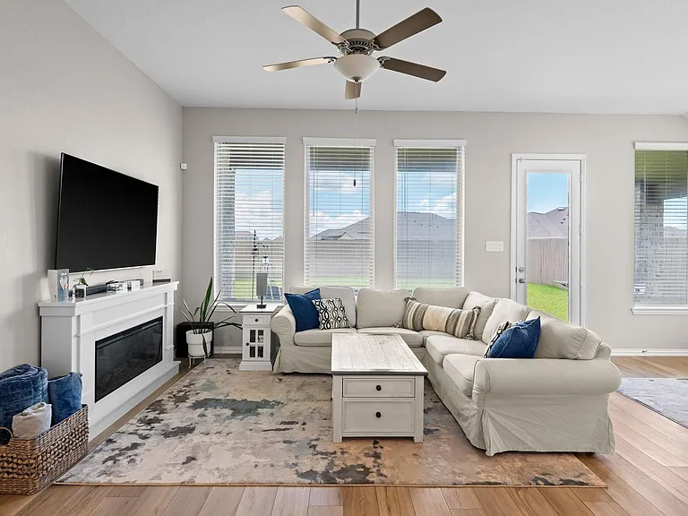 14206 Hawley Village Way — Photo 5