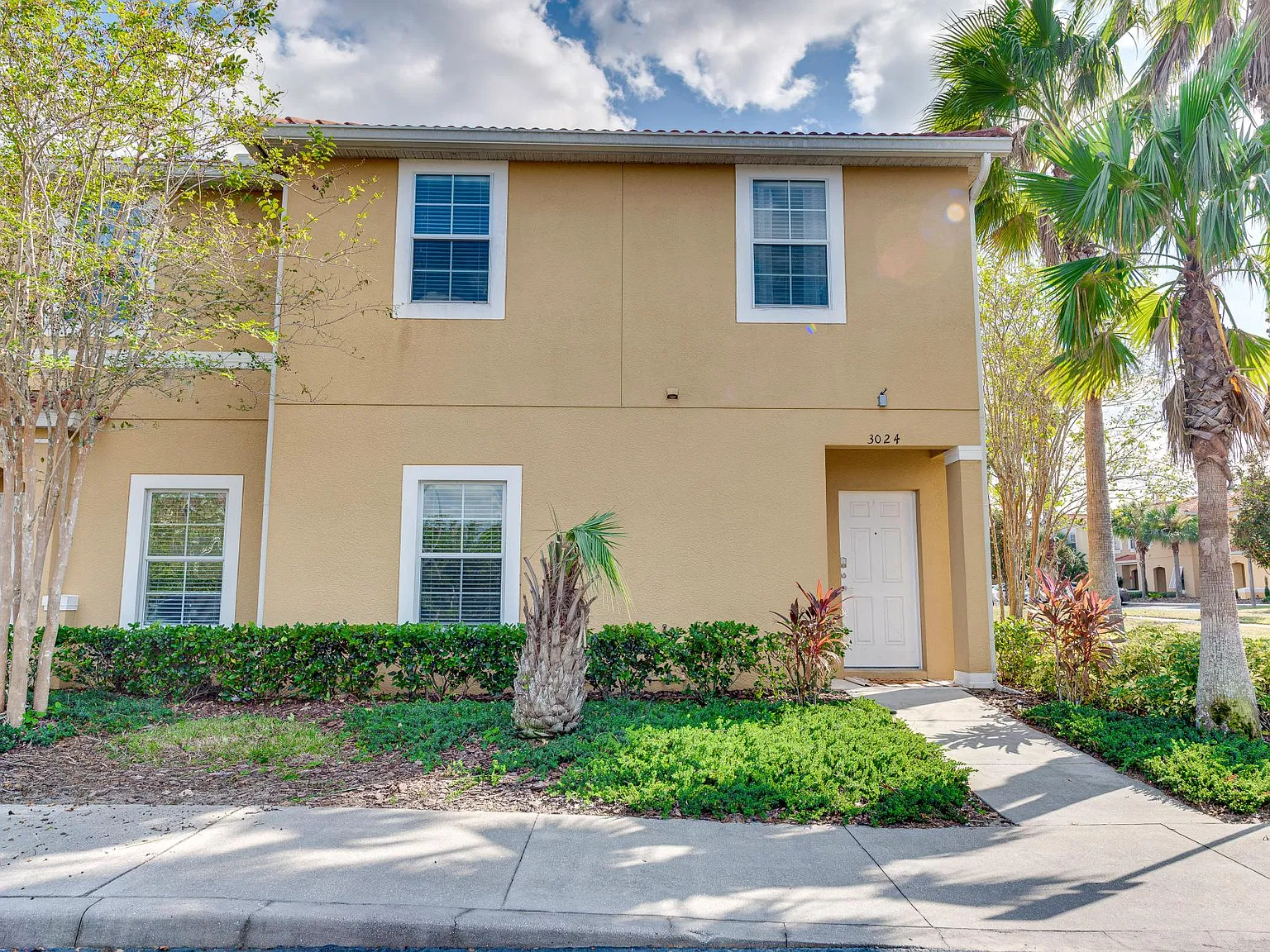 3024 Secret Lake Dr — Photo 2
