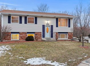 808 Poplar Ln, Bolingbrook, IL 60440