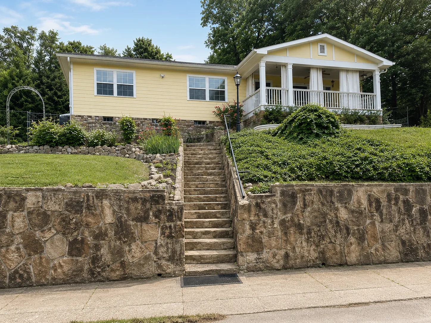 3 bed, 1135 sqft, $2,500 — Photo 1