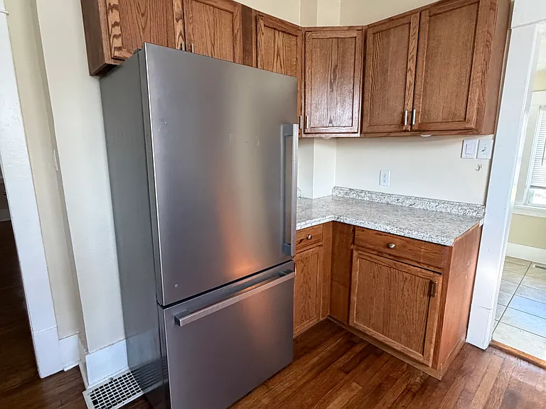 921 Edgemont Ave #921 — Photo 7