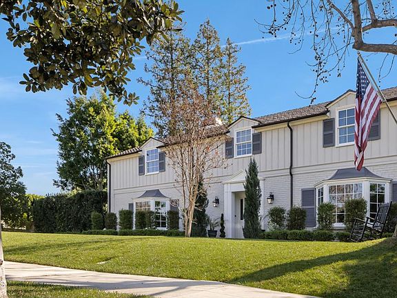 3rd image of 2390 Ridgeway Rd