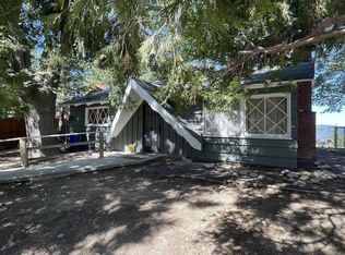 30362 Live Oak Dr, Running Springs, CA 92382