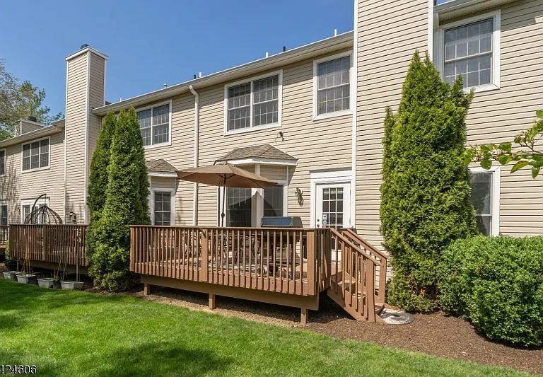 20 Pine Valley — Photo 36