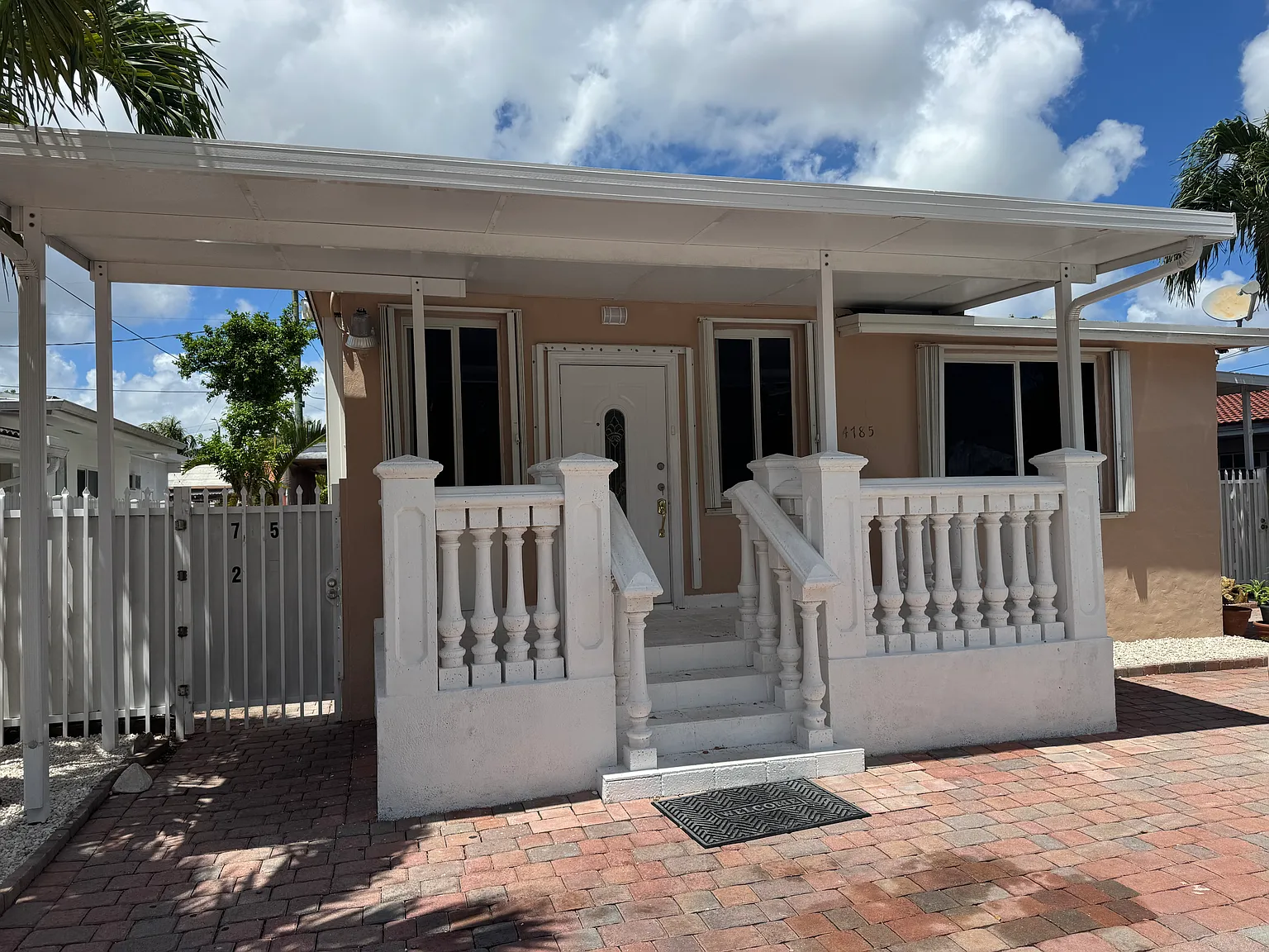 4 bed, 1700 sqft, $3,600 — Photo 2