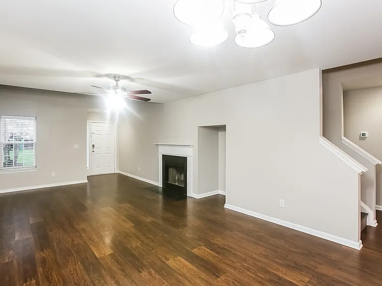 7124 Fox Point Dr — Photo 7