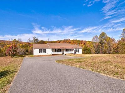 1040 Robin Rd, Walnut Cove, NC, 27052
