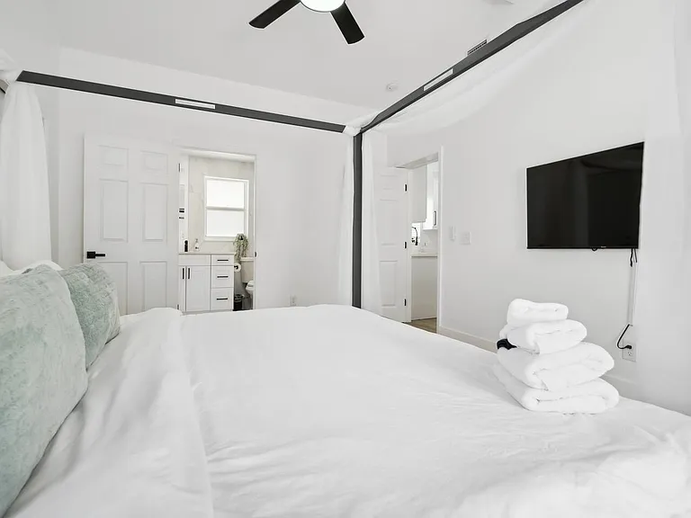 3211 W Tyson Ave — Photo 8