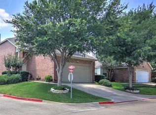 803 Palomino Dr, Euless, TX 76039