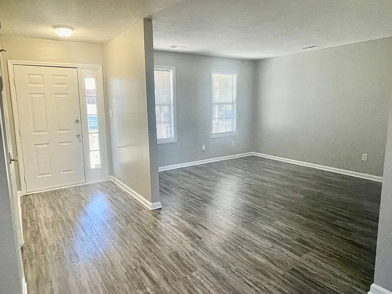 1620 Ervin Ln — Photo 4