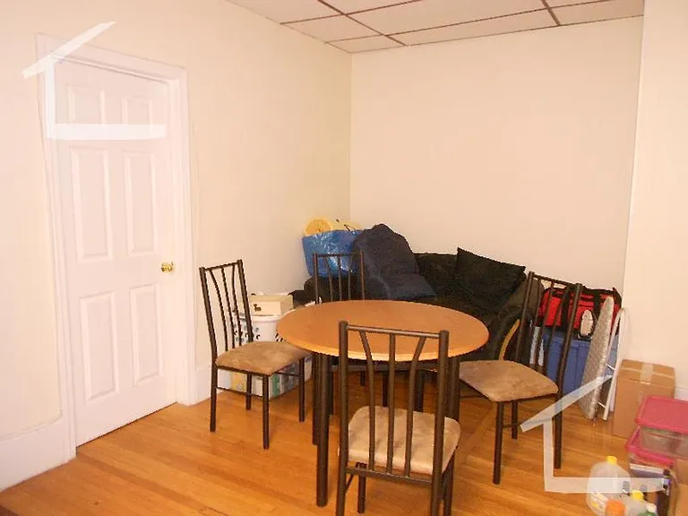 923 Beacon St #3 — Photo 8