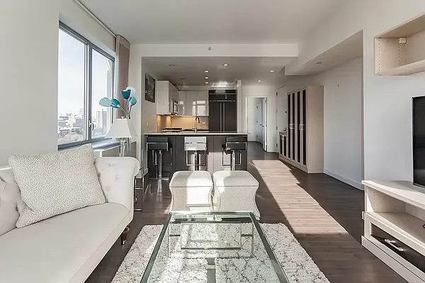 Rented by Realmart Realty LLC | media 23