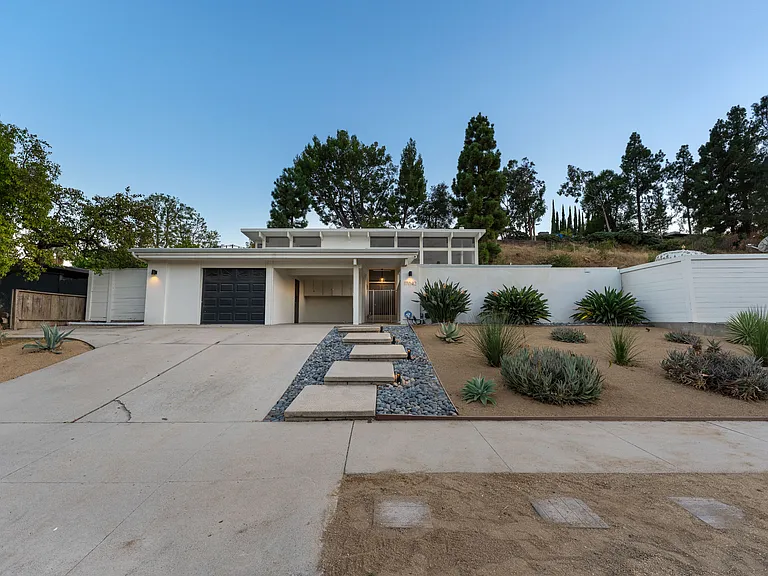 17042 Lisette St — Photo 54