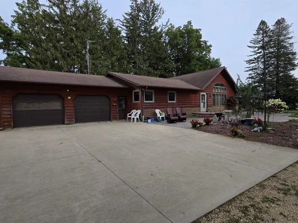 9020 Highway 18, Mount Hope, WI 53816