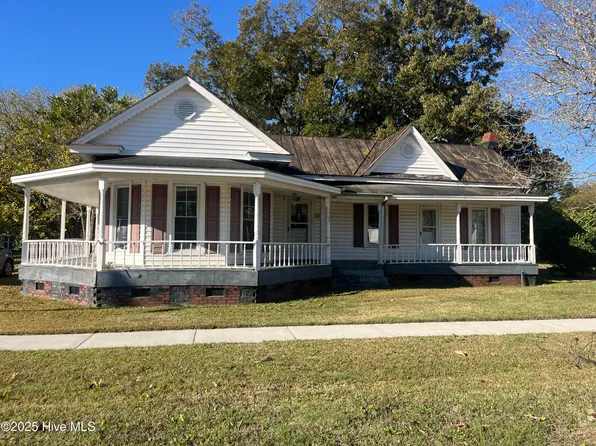 202 Goldsboro Street, Lucama, NC 27851