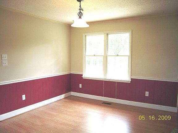 Lovely open dining area.