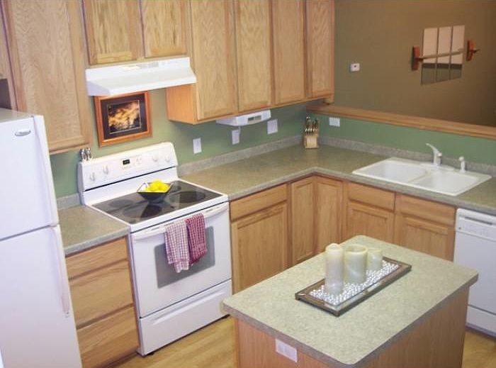 1st image of 727 Maple Hills Dr APT B