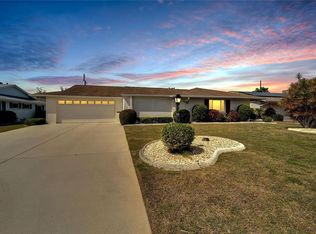 807 Fox Hills Dr, Sun City Center, FL 33573