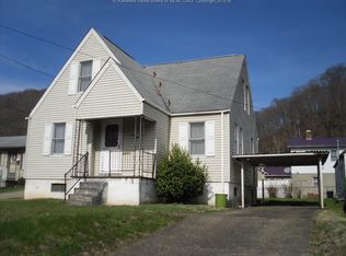 130 W Reynolds Ave, Belle, WV