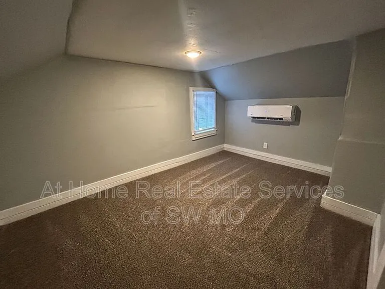 729 E Garfield St — Photo 11