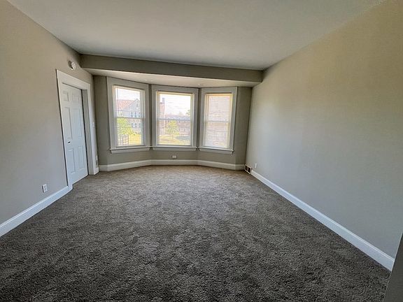 3rd image of 2421 Drex Ave APT 2