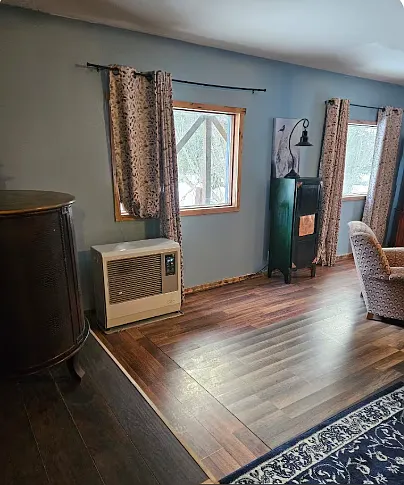 4 bed, 1.5 bath, 2700 sqft, $1,800 — Photo 2