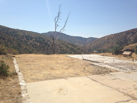 3rd image of 18052 Newview Dr