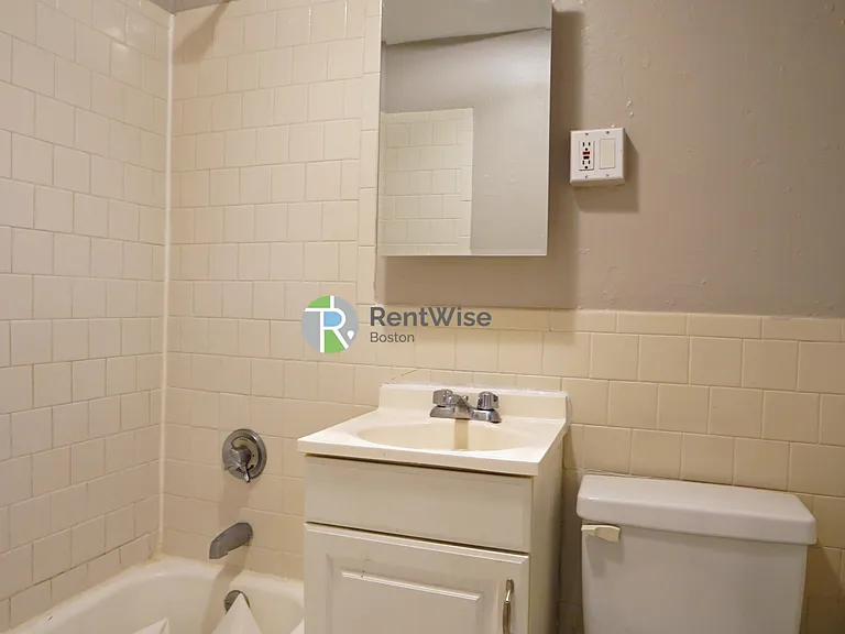 50 Park Vale Ave #18 — Photo 7