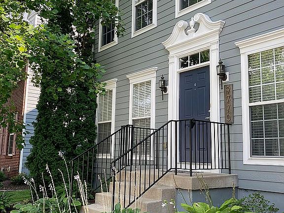 3rd image of 9770 Cobblewood Ct