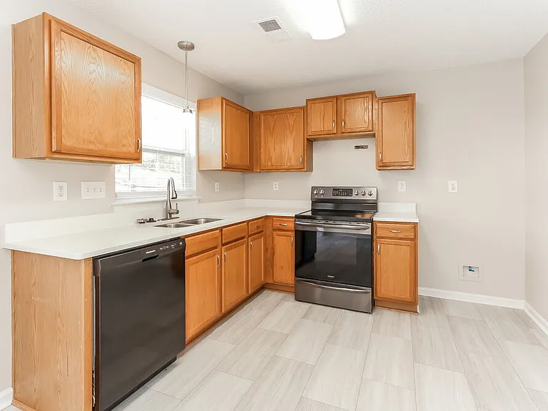5922 Laurenfield Dr — Photo 6