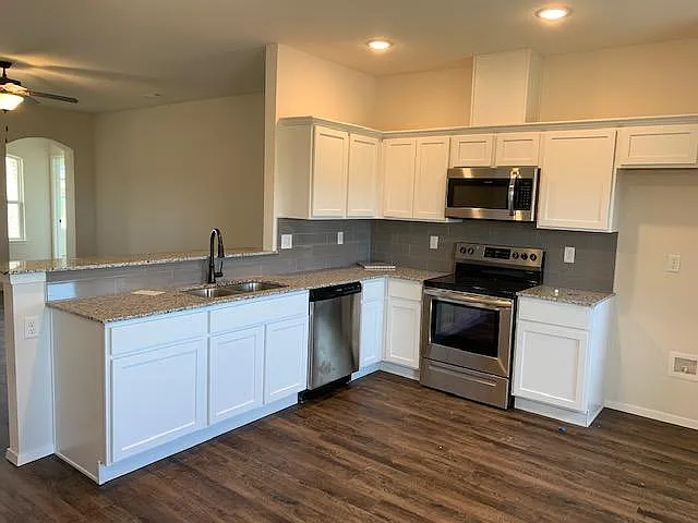 410 Woodland St — Photo 3
