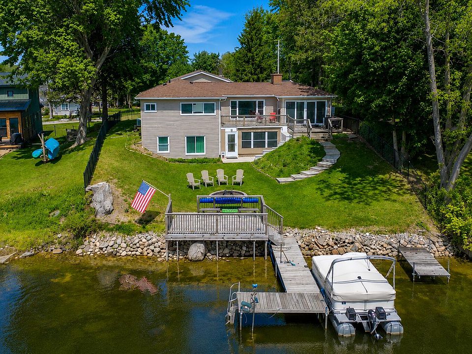 1st image of 12569 Crystal Lake Dr S