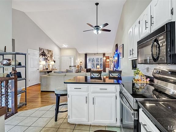 5th image of 8616 Glenmont Ct
