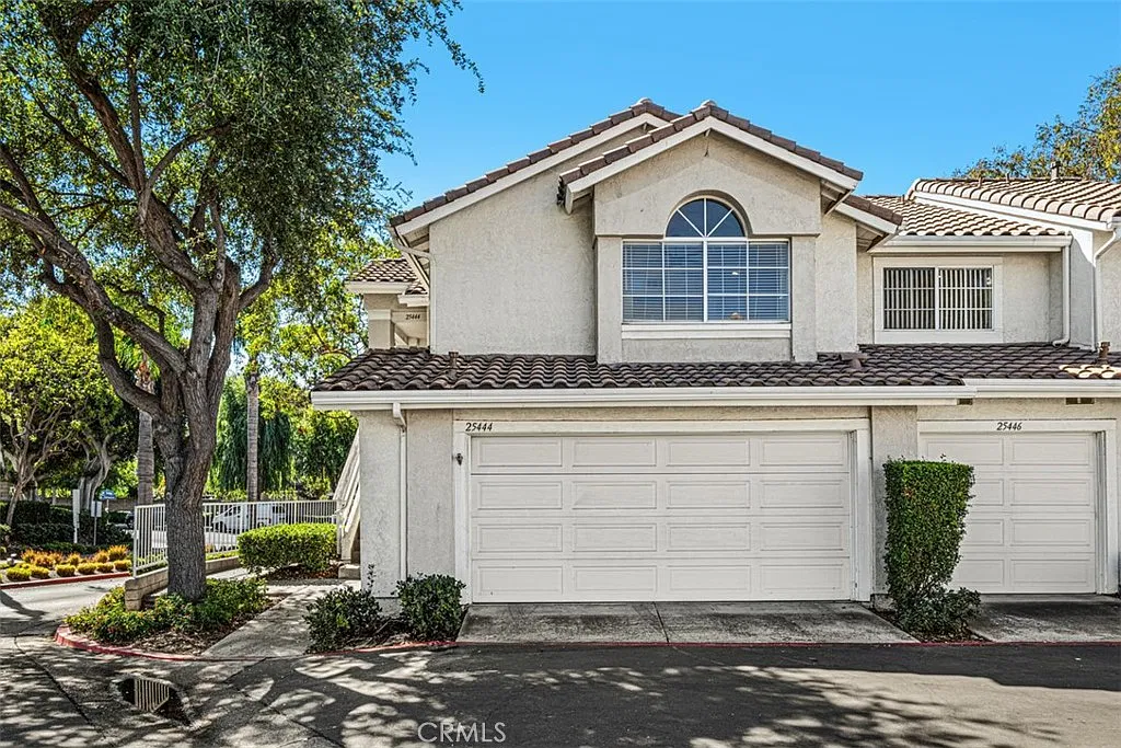3 bed, 1356 sqft, $3,850 — Photo 1